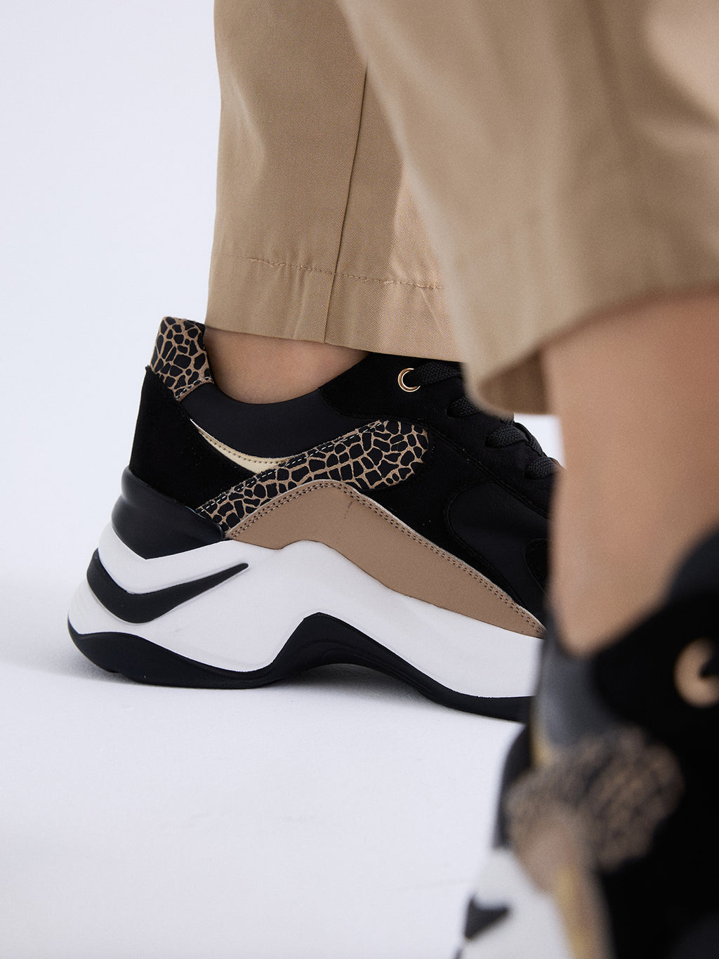 106-51EX25 PU BLACK GOLD