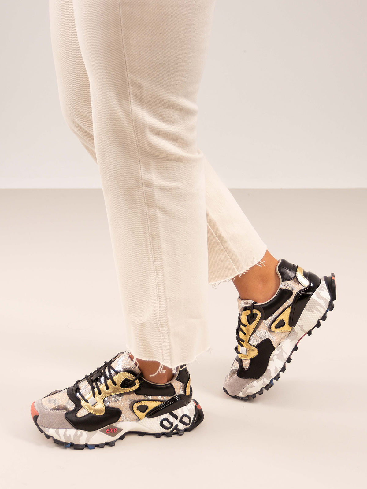 134-10 LEATHER GREY BLACK