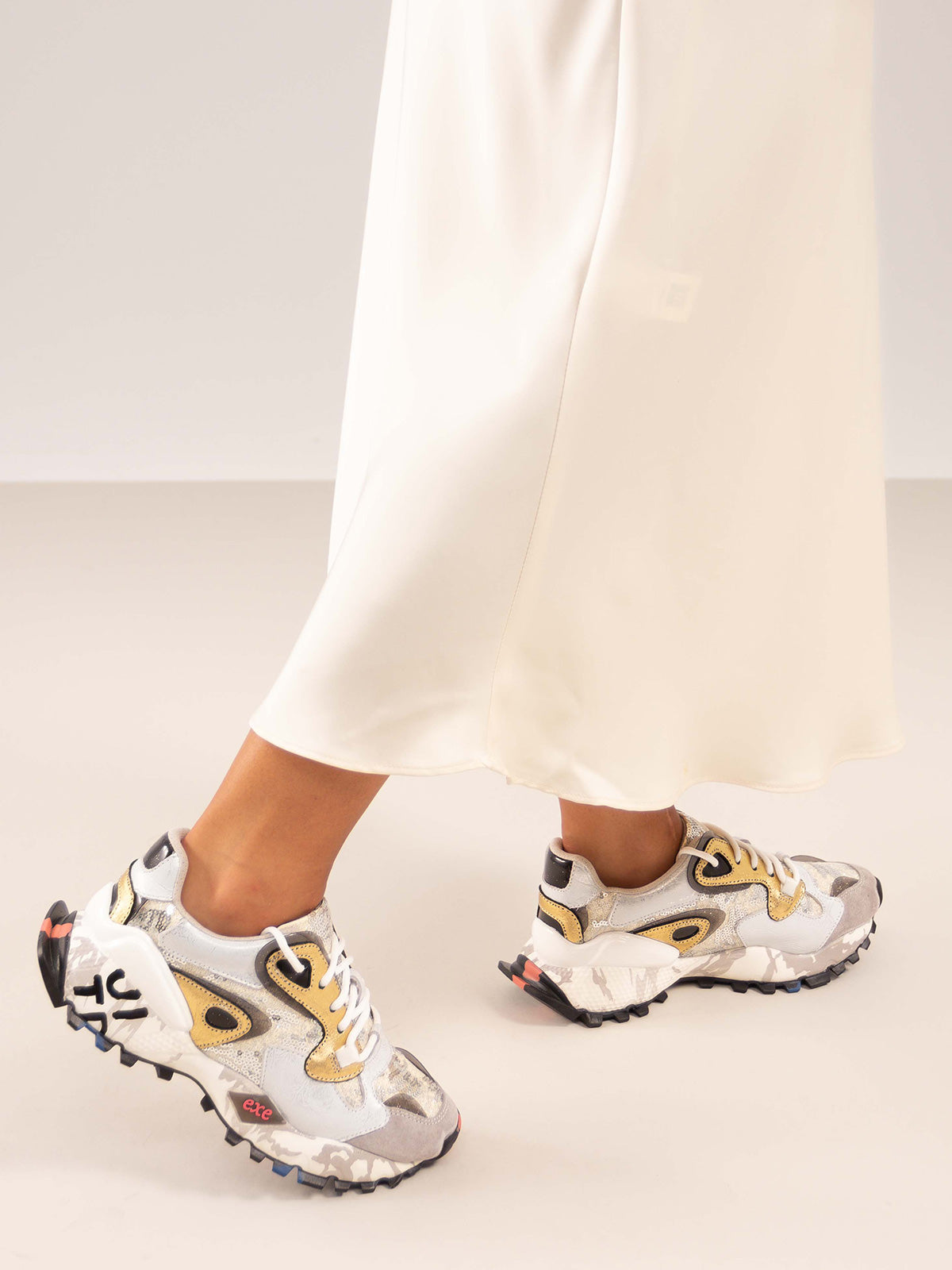 134-10 LEATHER GREY SILVER