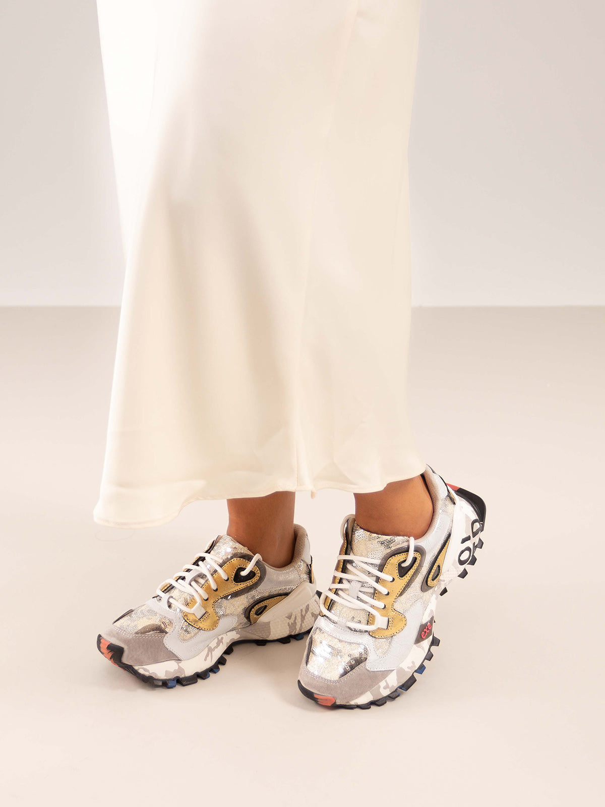 134-10 LEATHER GREY SILVER