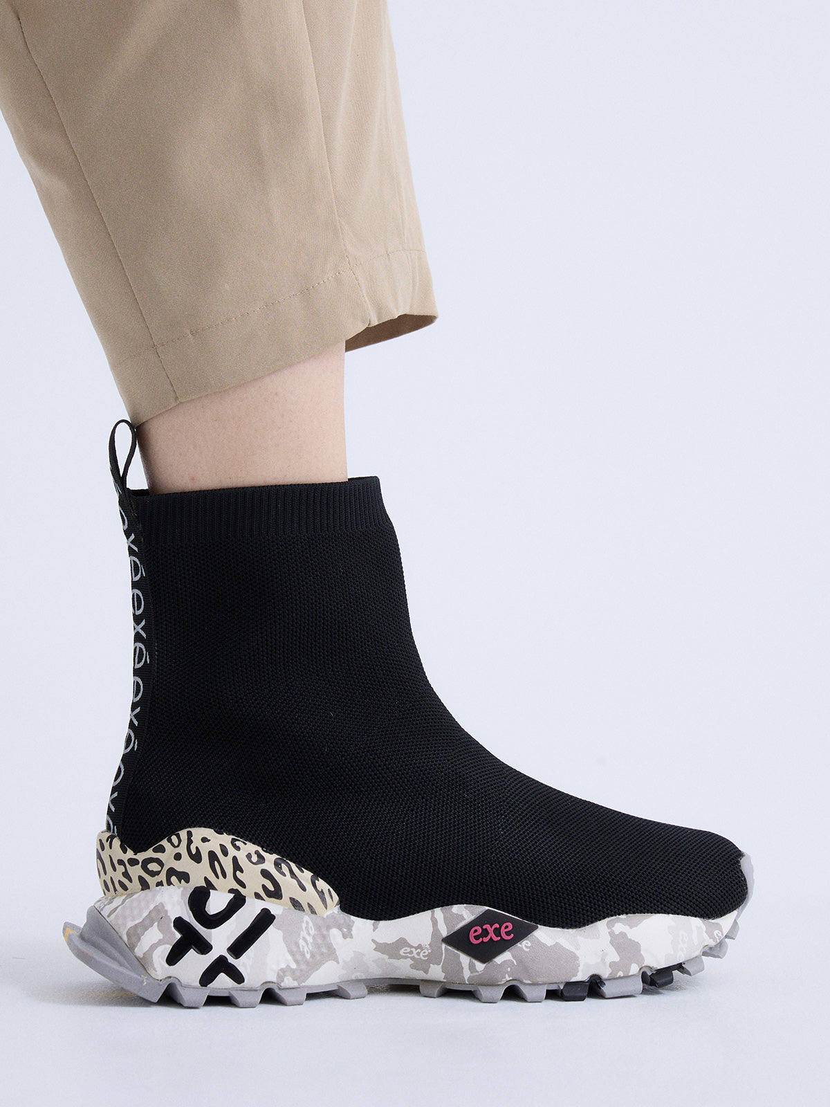 134-202 KNIT BLACK