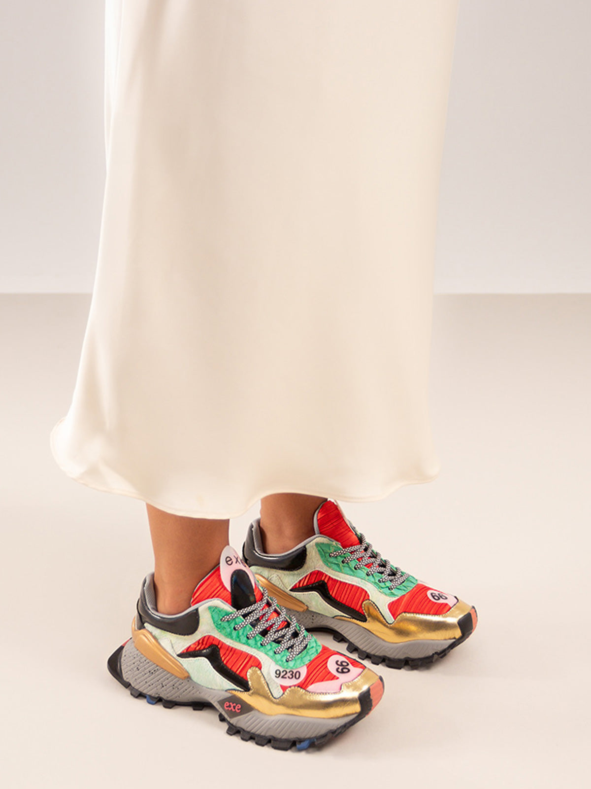 134-28M LEATHER GOLD RED