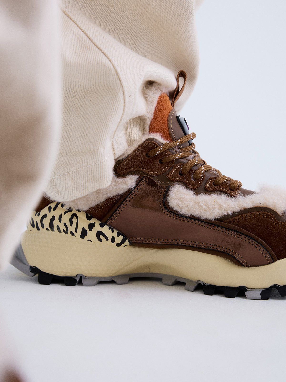 134-31 LEATHER BROWN BRONZE