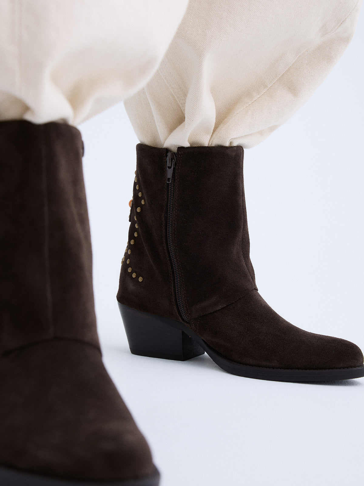 18737-81R SUEDE BROWN