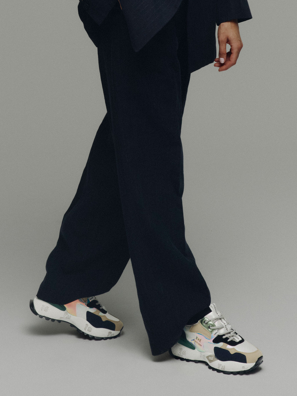 19V03-1 PU BEIGE BLACK