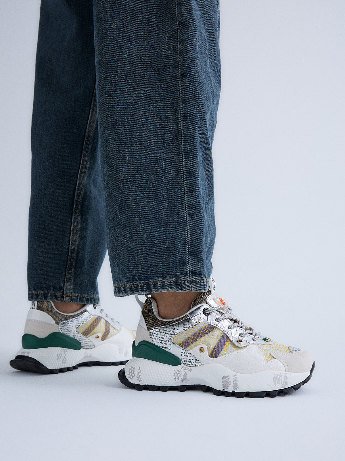 19V03-6 PU SILVER