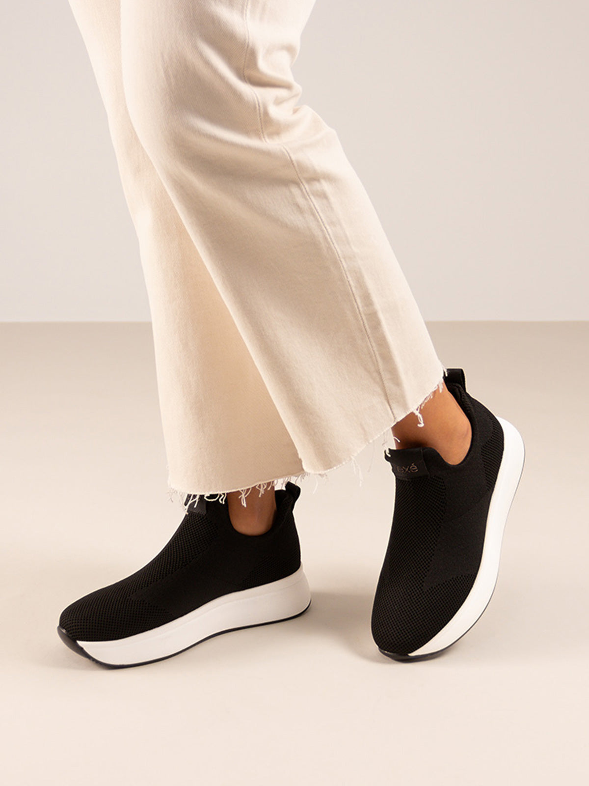 2023-42EX126 TEXTIL BLACK