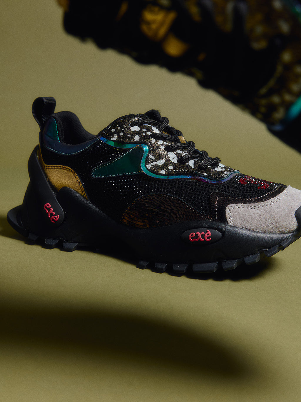 4032-1A LEATHER BLACK GOLD