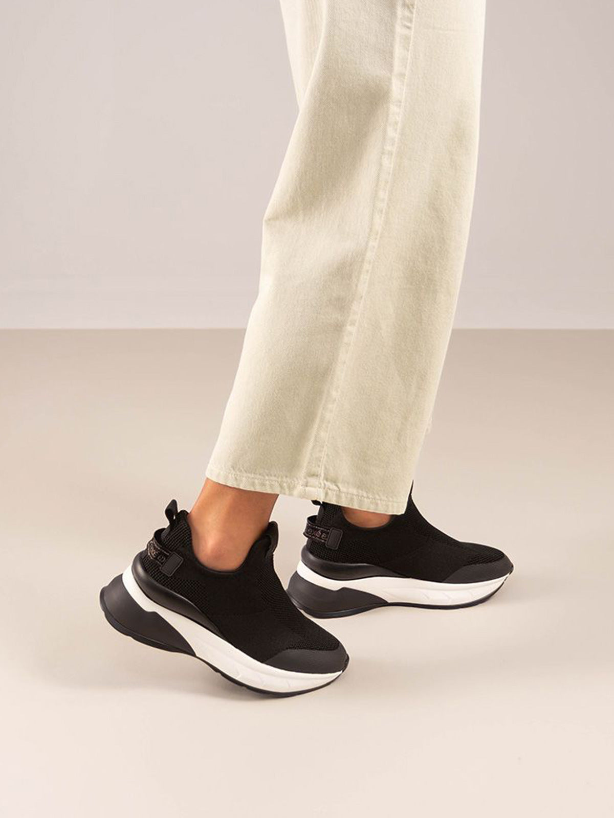 566-31EX81 TEXTIL BLACK WHT