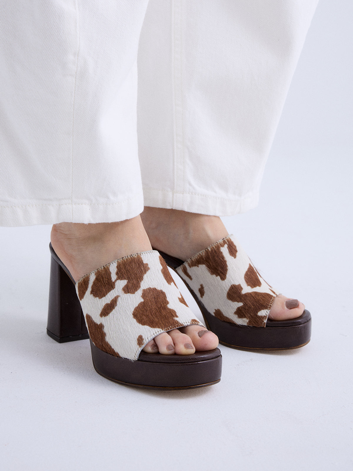 756 ANCONA PONY WHITE TAN