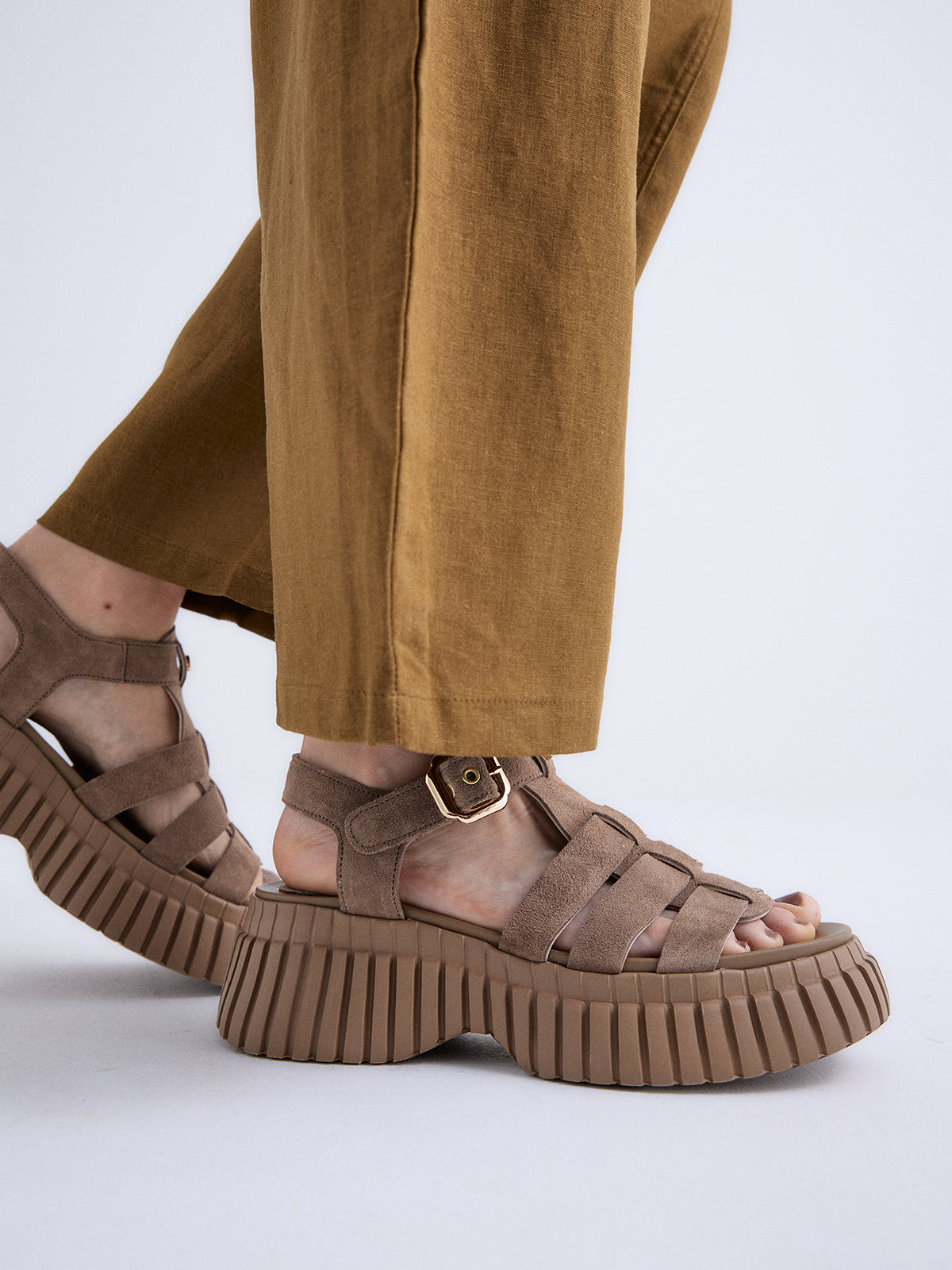 842 MAGGIE SUEDE TAUPE