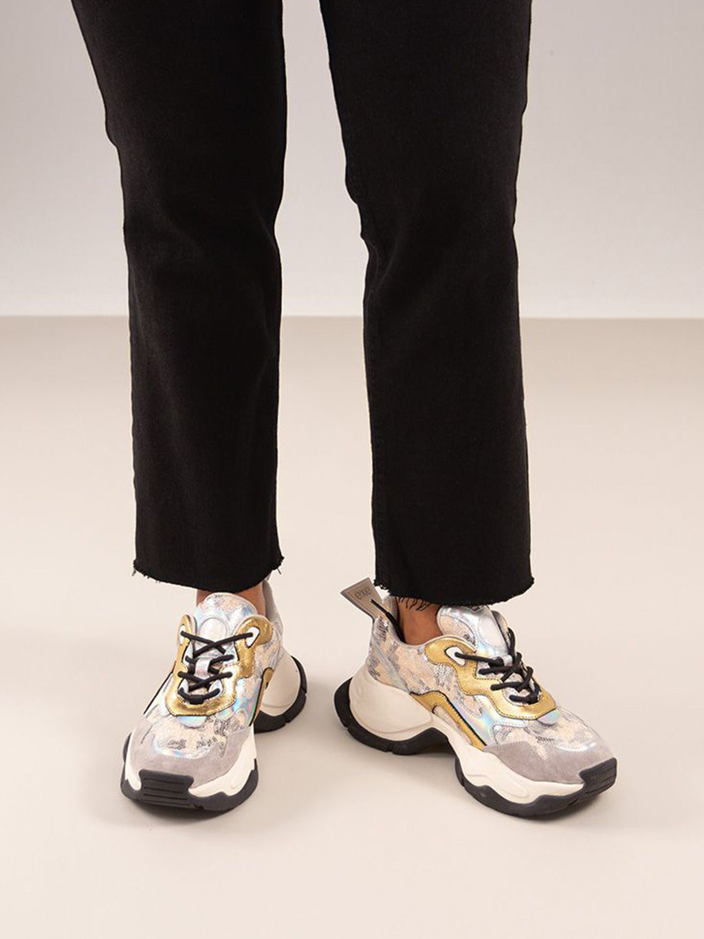 901-8 LEATHER GREY GOLD