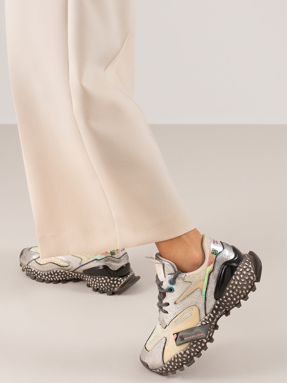 929-1 LEATHER OFFWHITE