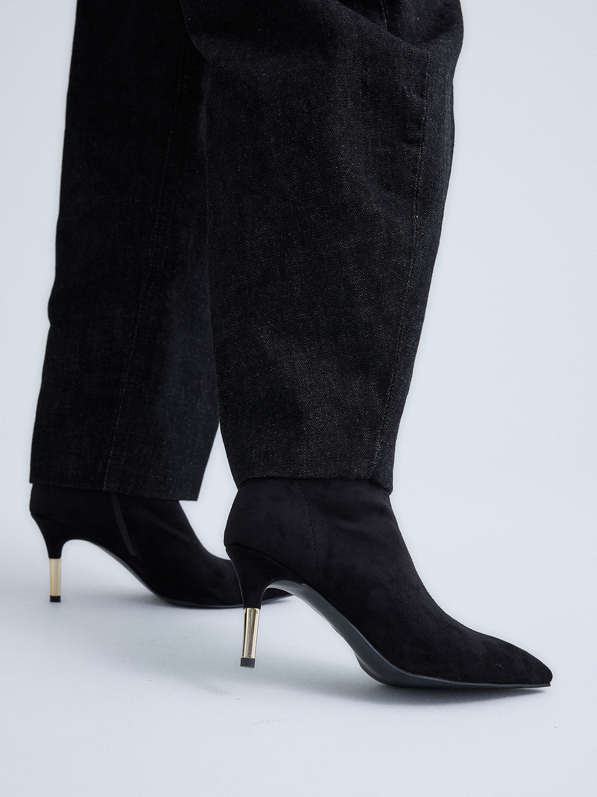 A158-L689 MICROFIBER BLACK