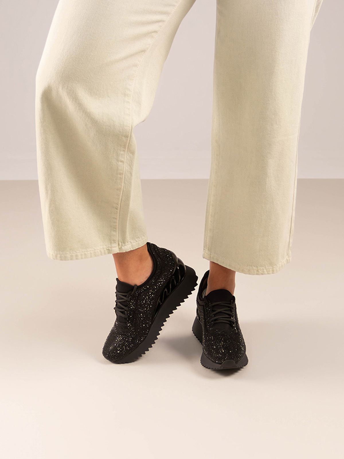 B665-A01 STRASS BLACK