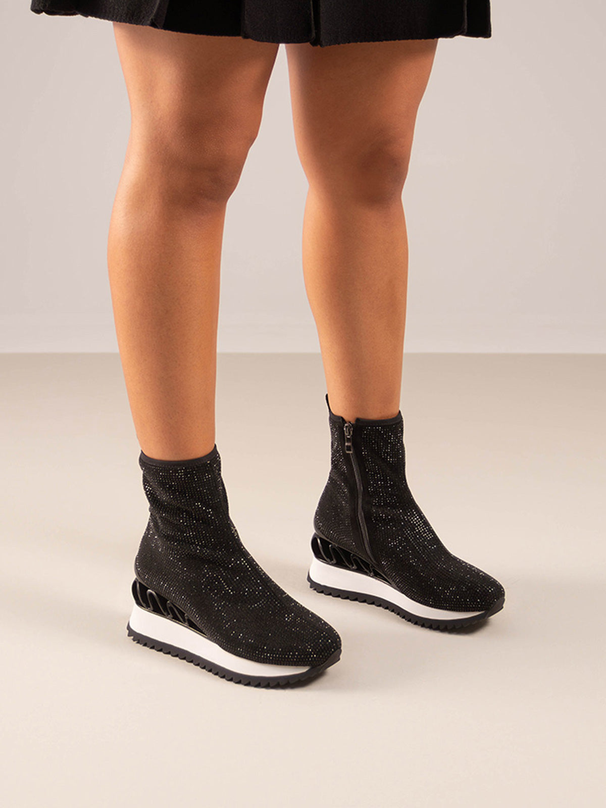 B811-A07 STRASS BLACK