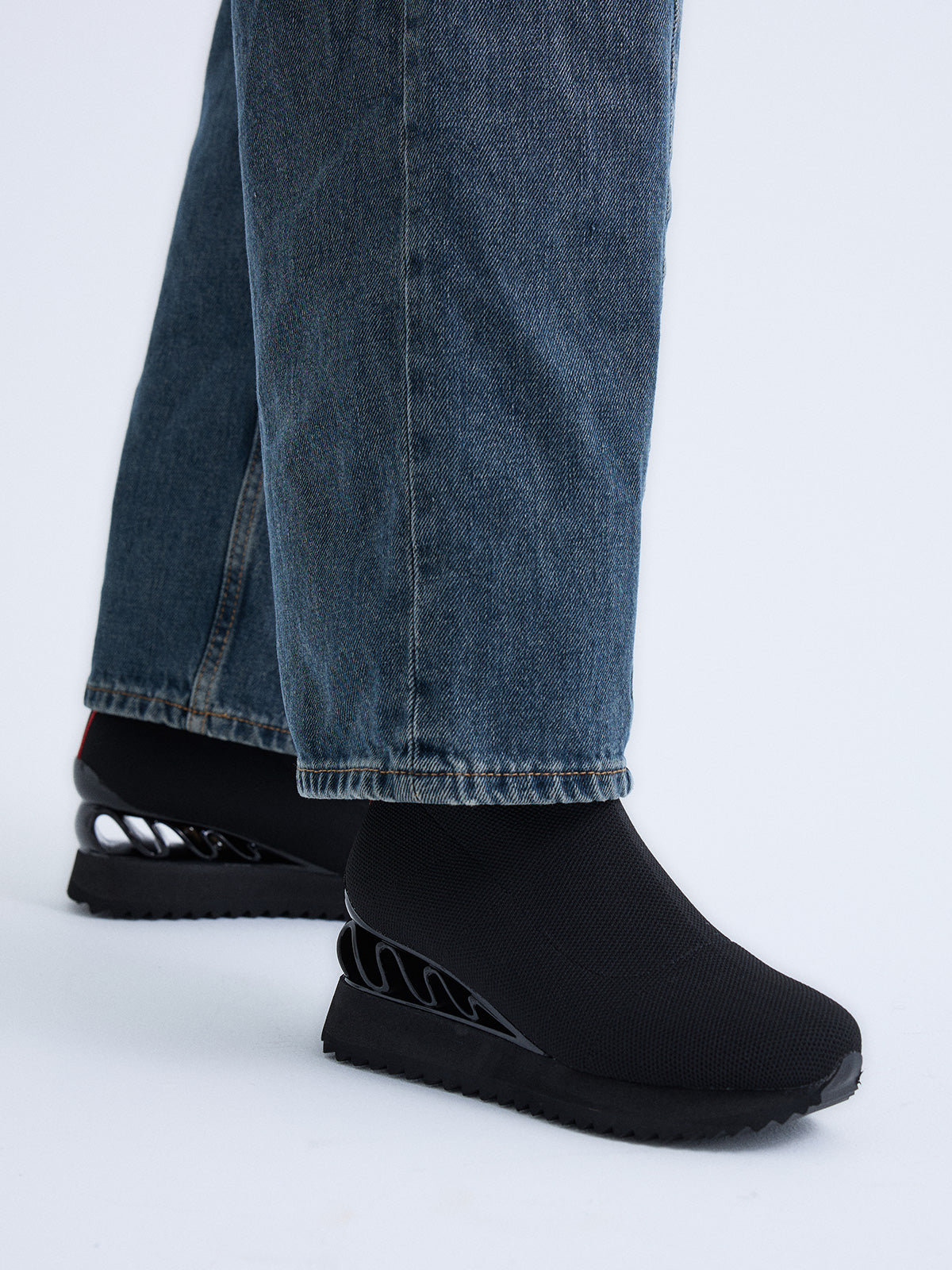 B811-A2032B KNIT BLACK