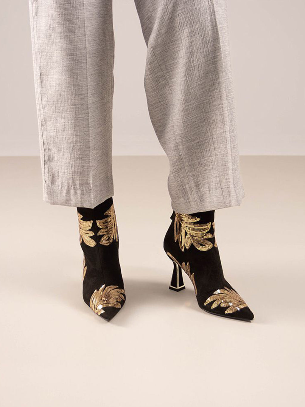 BELINDA-527 FABRIC BLACK-GOLD