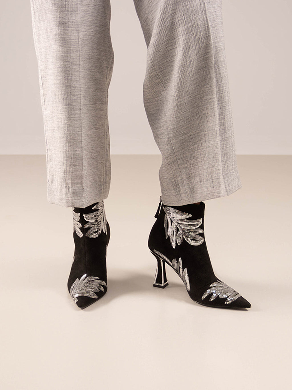 BELINDA-527 FABRIC BLACK SILVER