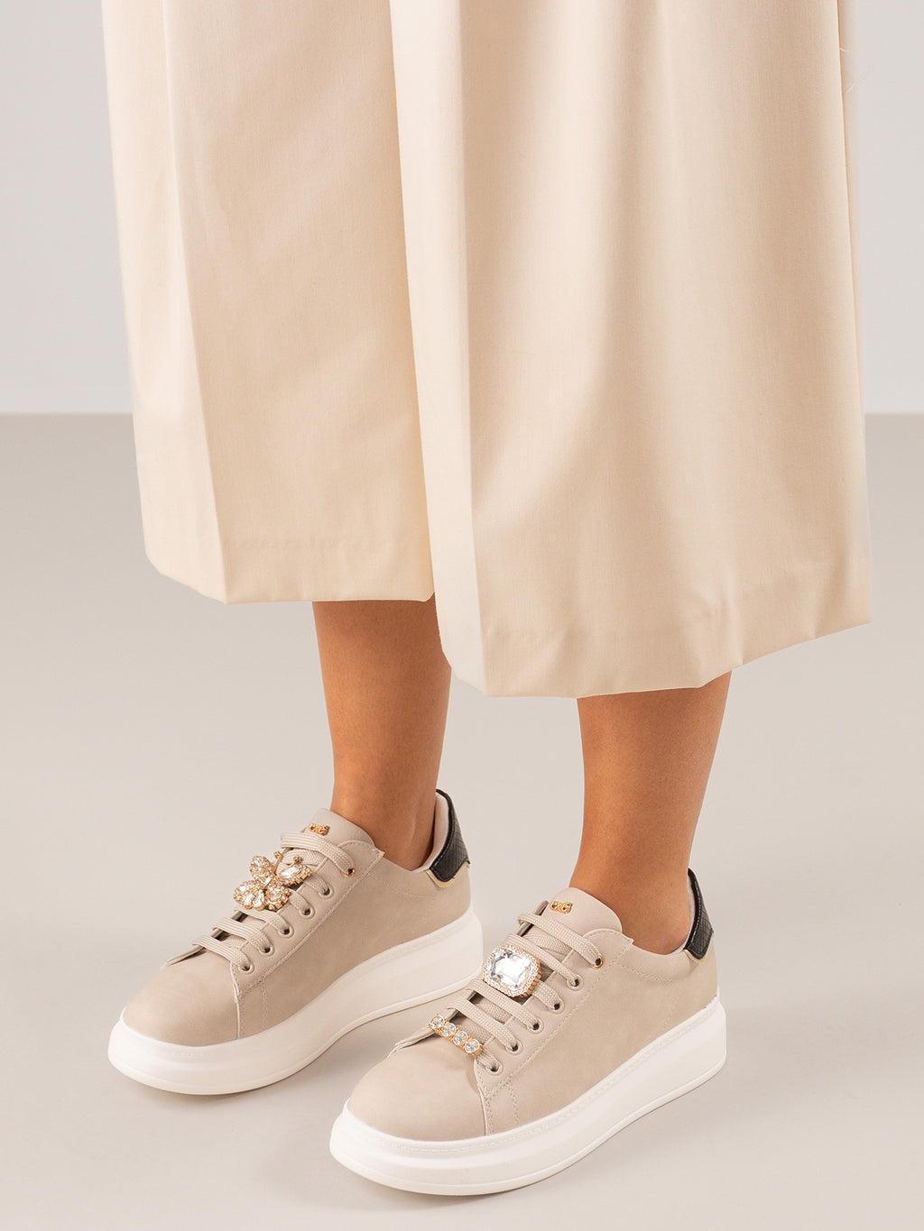 BUTTERFLY PU OFFWHITE