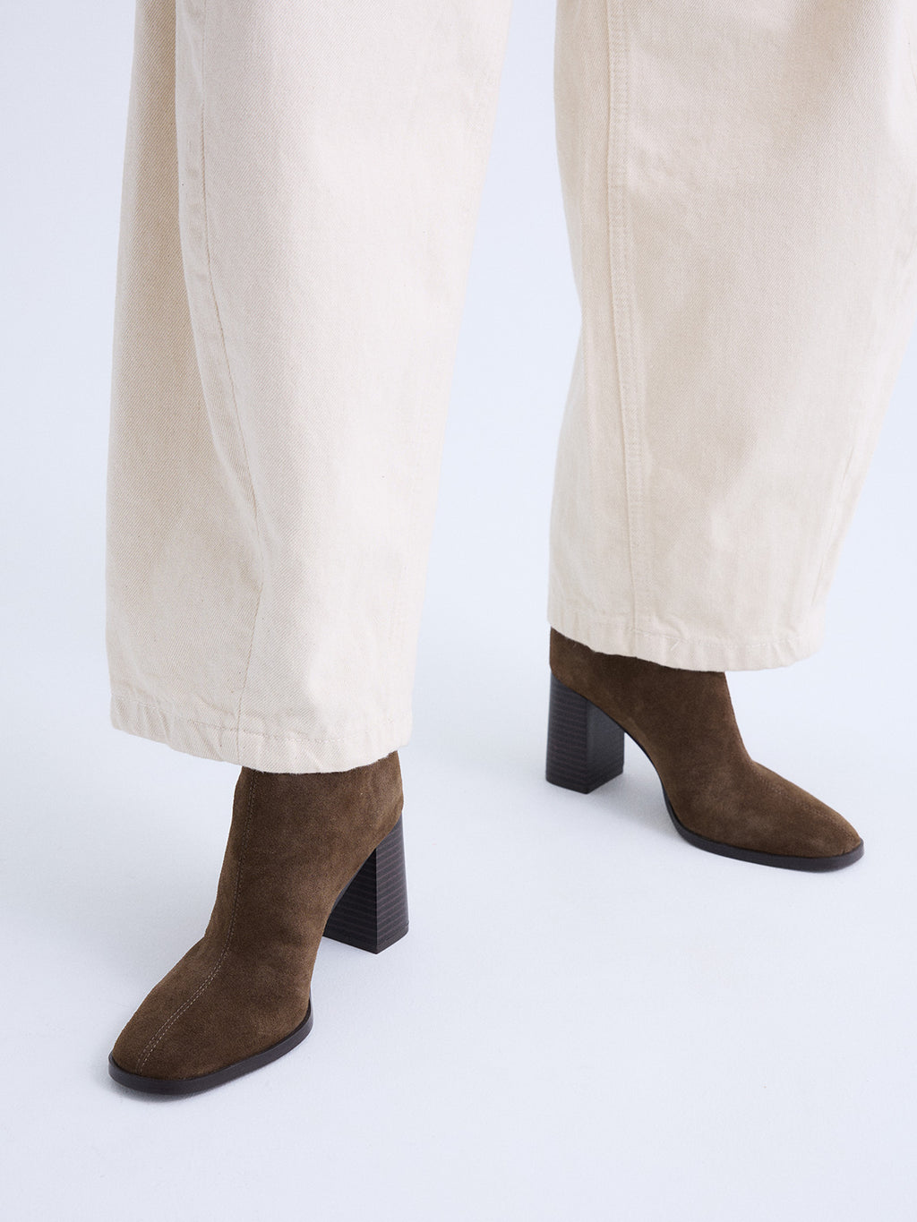 CARLA-625 SUEDE TAUPE