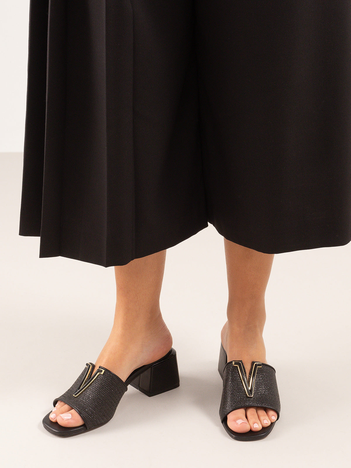 CARMEN-160 RAFFIA BLACK