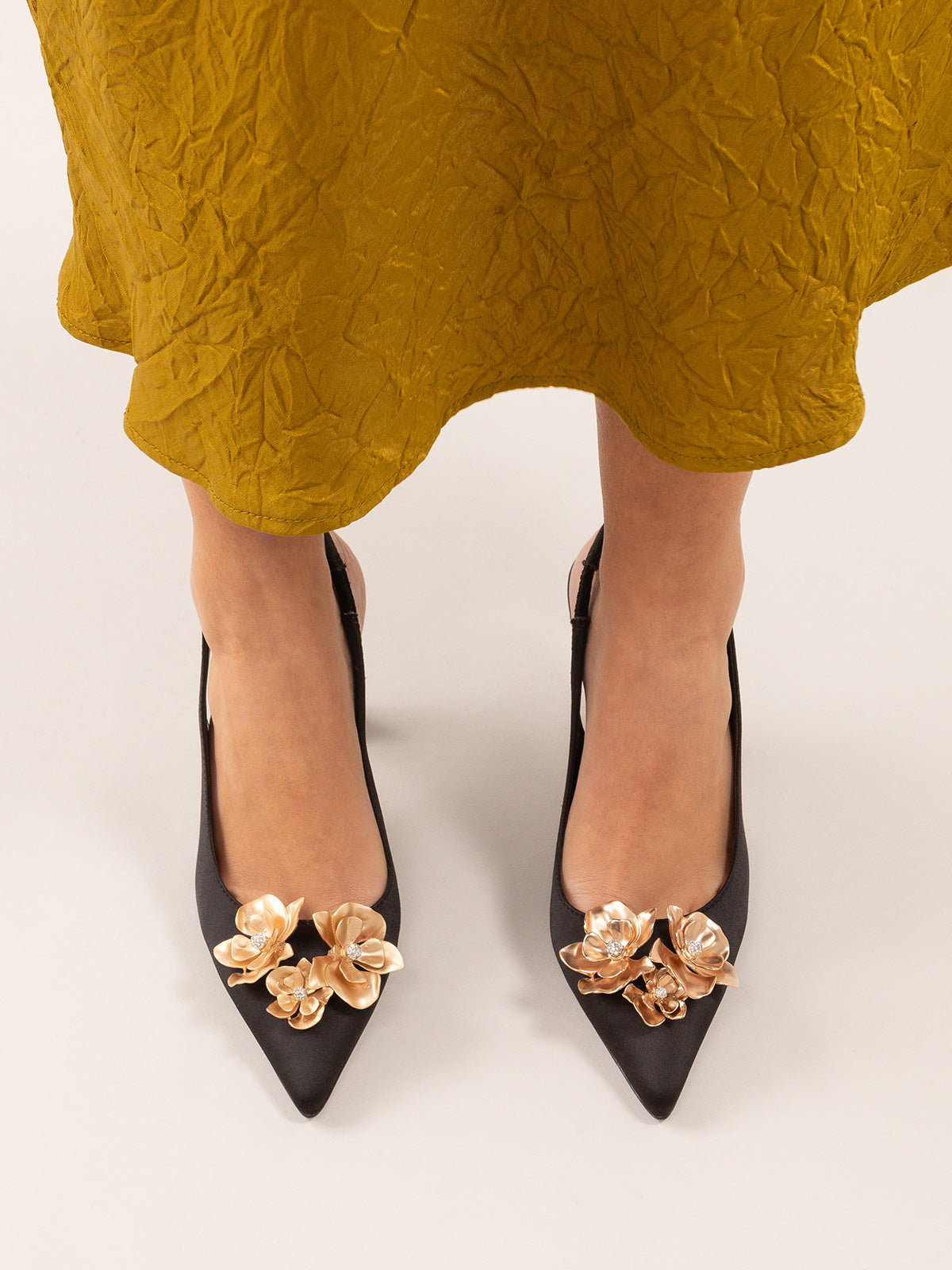 CORINA-133 SATIN BLACK