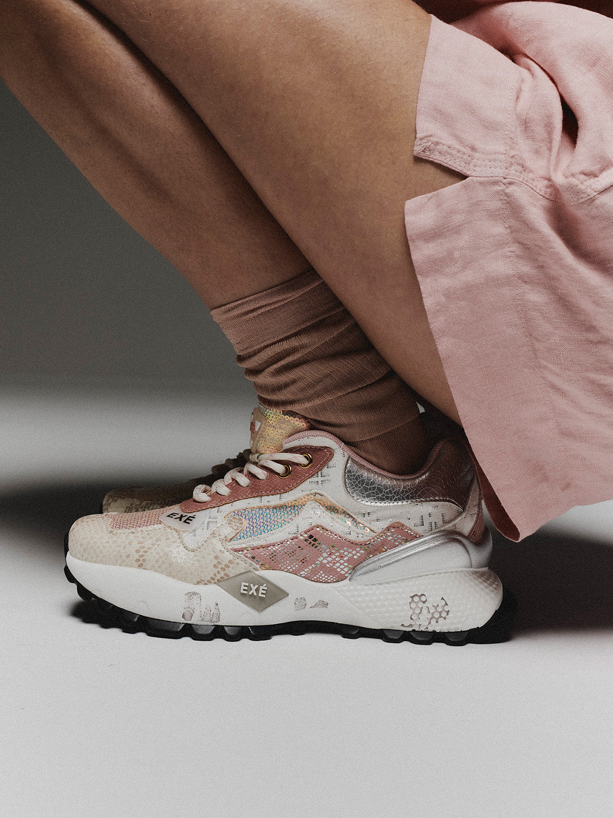 D190608-13B PU WHITE PINK