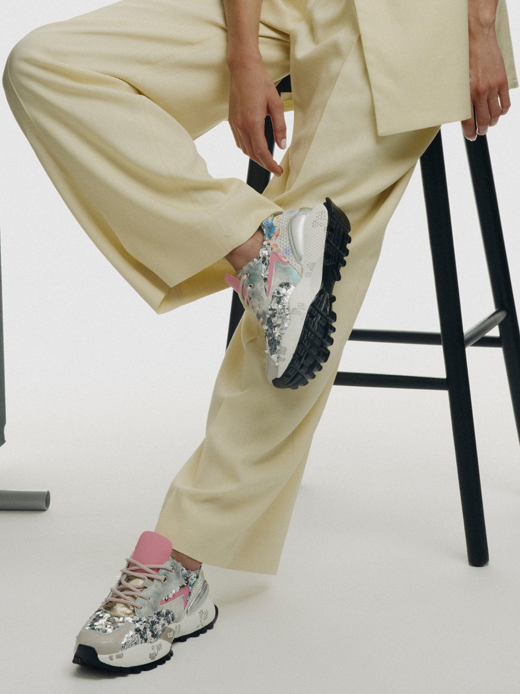 D190608-17 PU WHITE PINK