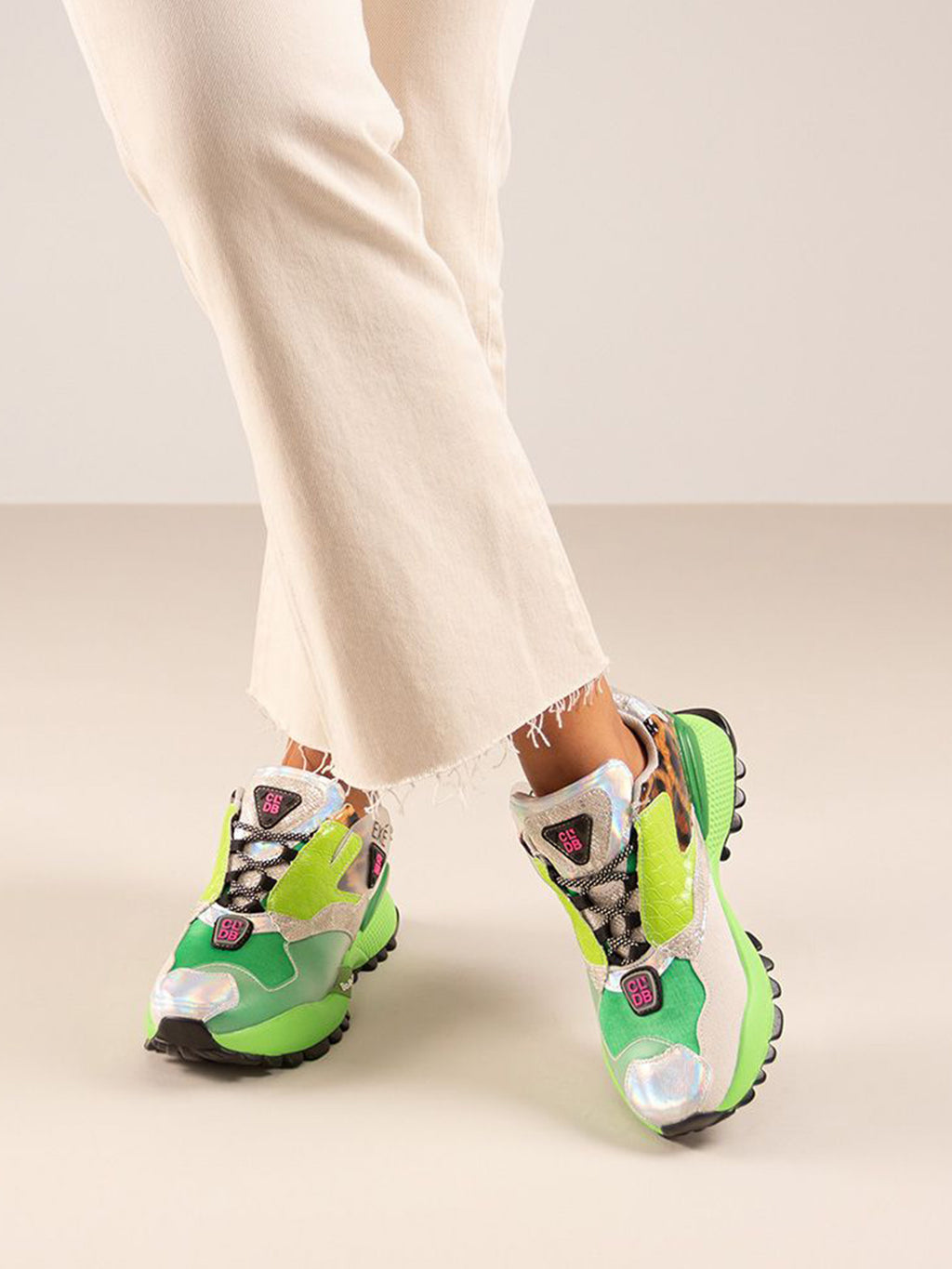 D190608-18 TEXTIL GREEN