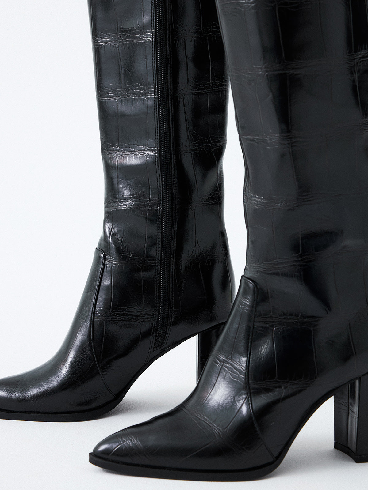 FIEEIPA-444 CROCO BLACK