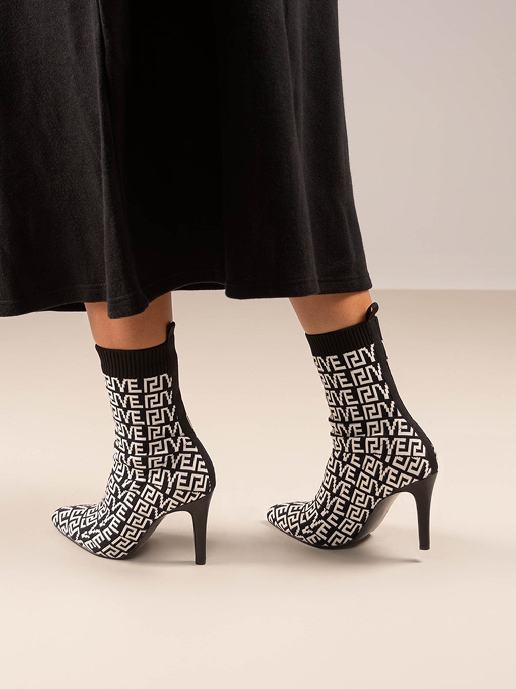 GARDA-521 KNIT BLACK WHT