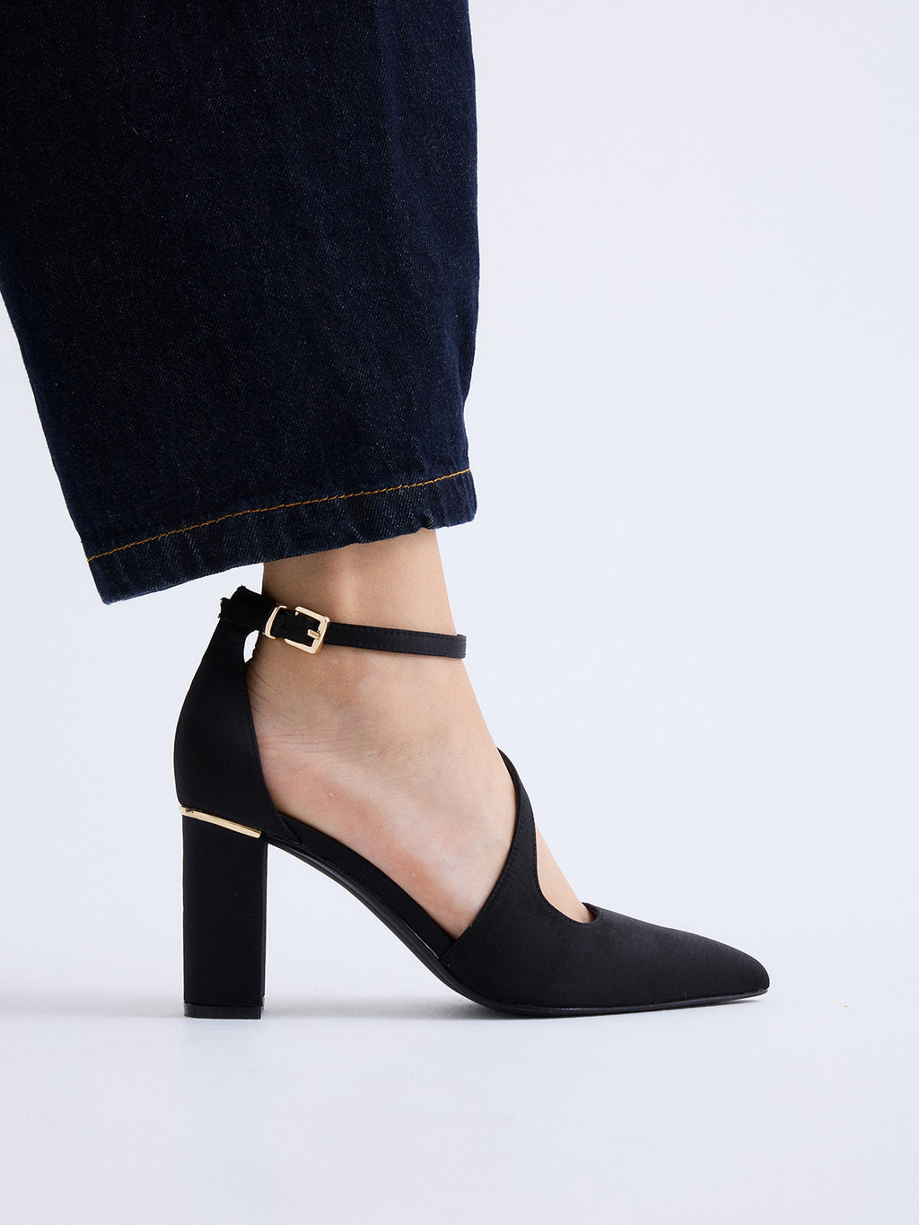 LESLIE-568 SATIN BLACK