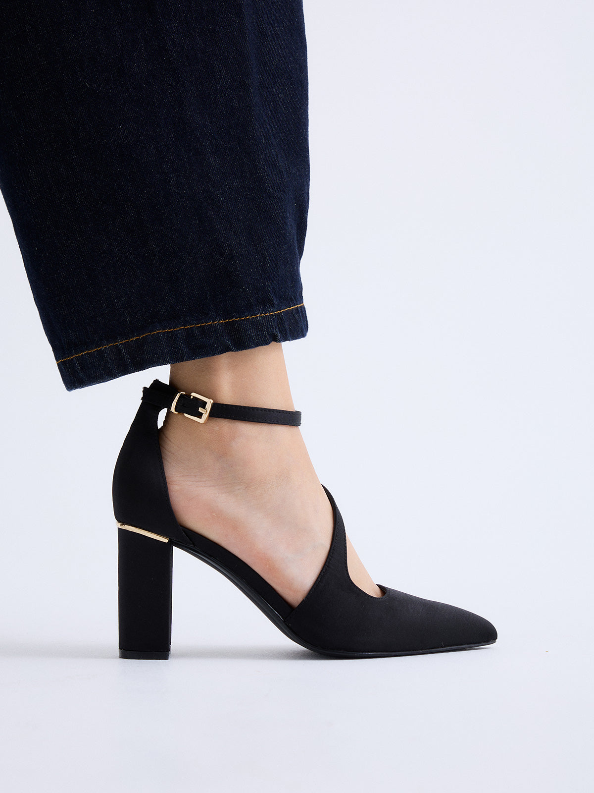 LESLIE-568 SATIN BLACK
