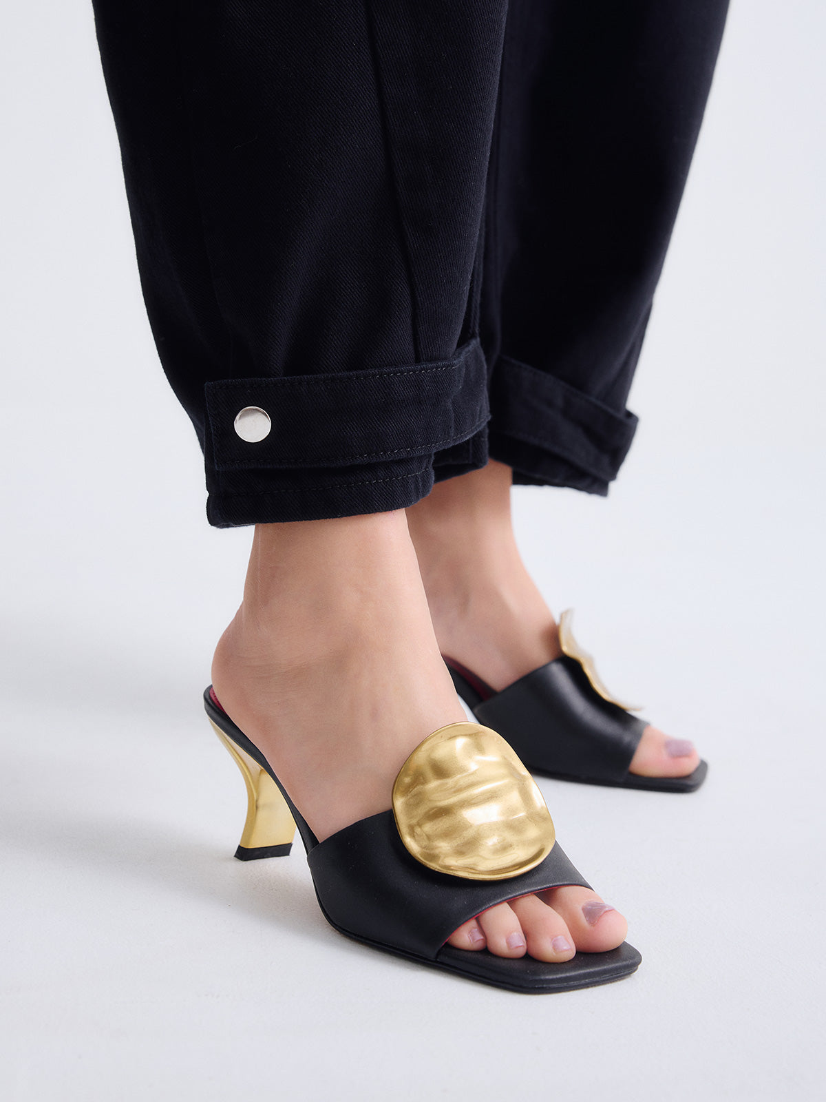 NINA-212 PU BLACK GOLD