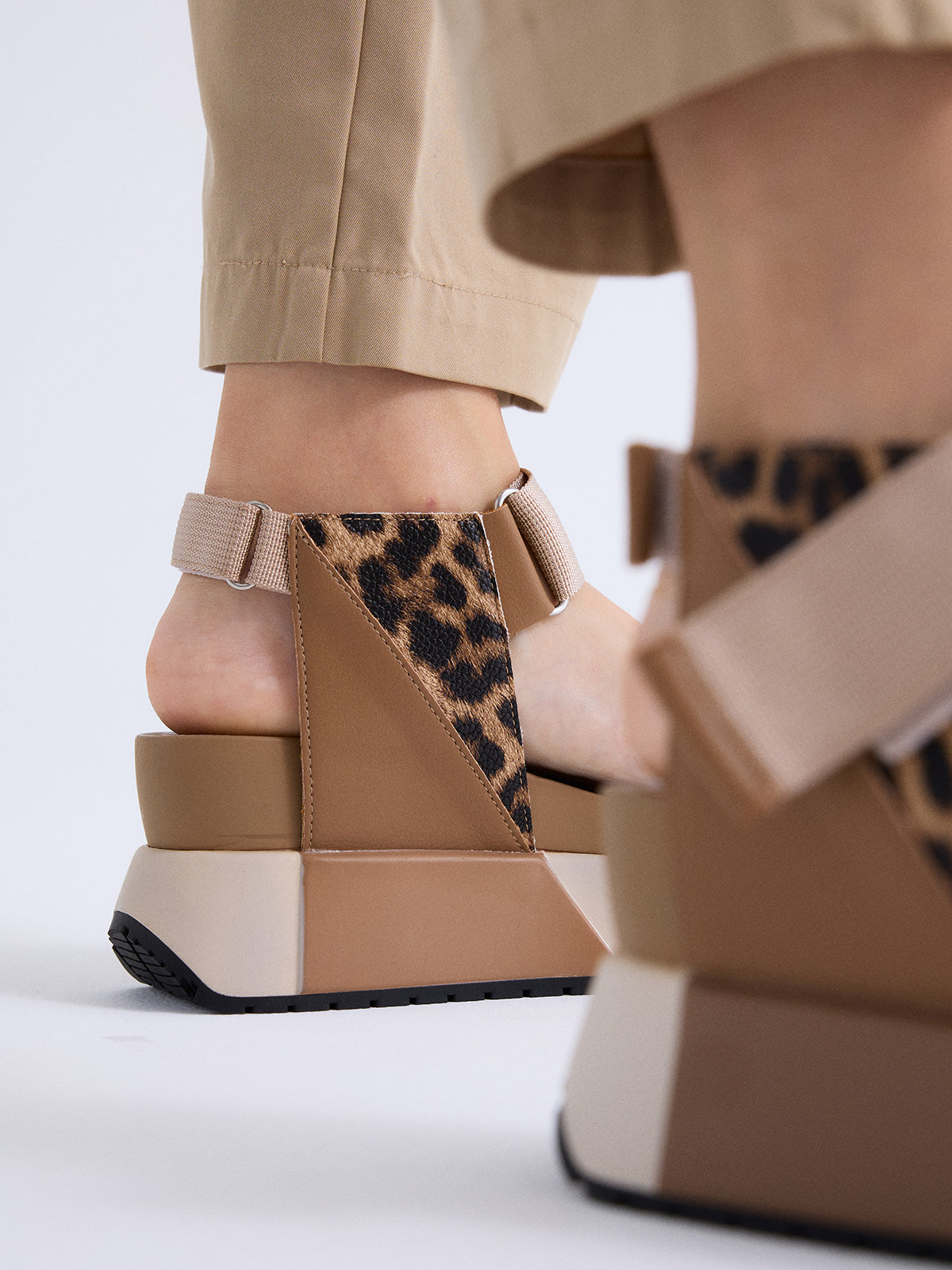 OLIVIA-921 LEOPARD CAMEL