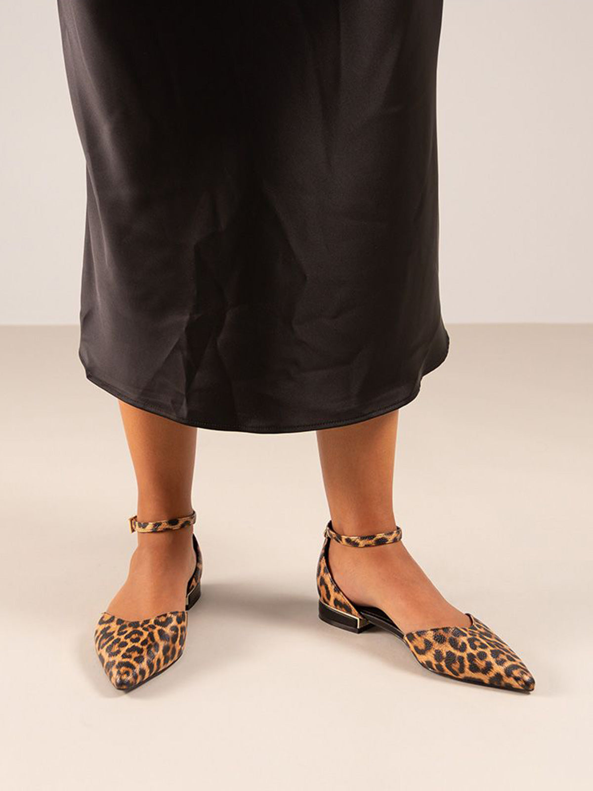 SONIA-833 LEOPARD BLACK