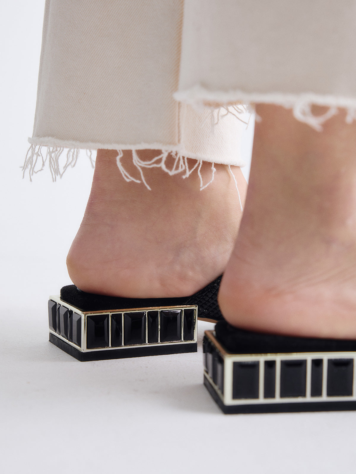 SUMMER-871 RAFFIA BLACK