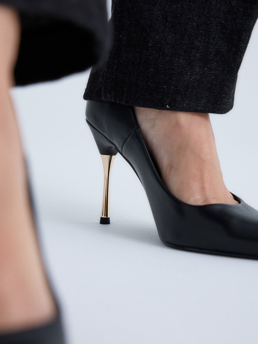 VANESA-105 PU BLACK