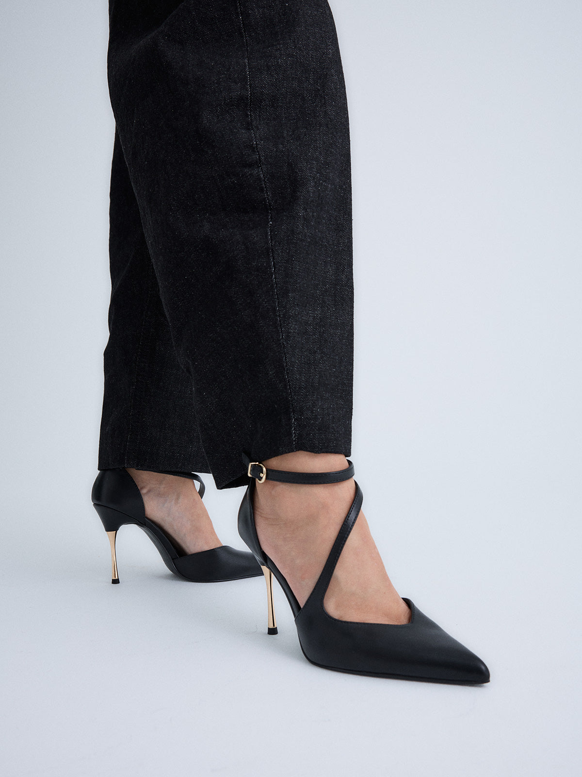 VANESA-110 PU BLACK