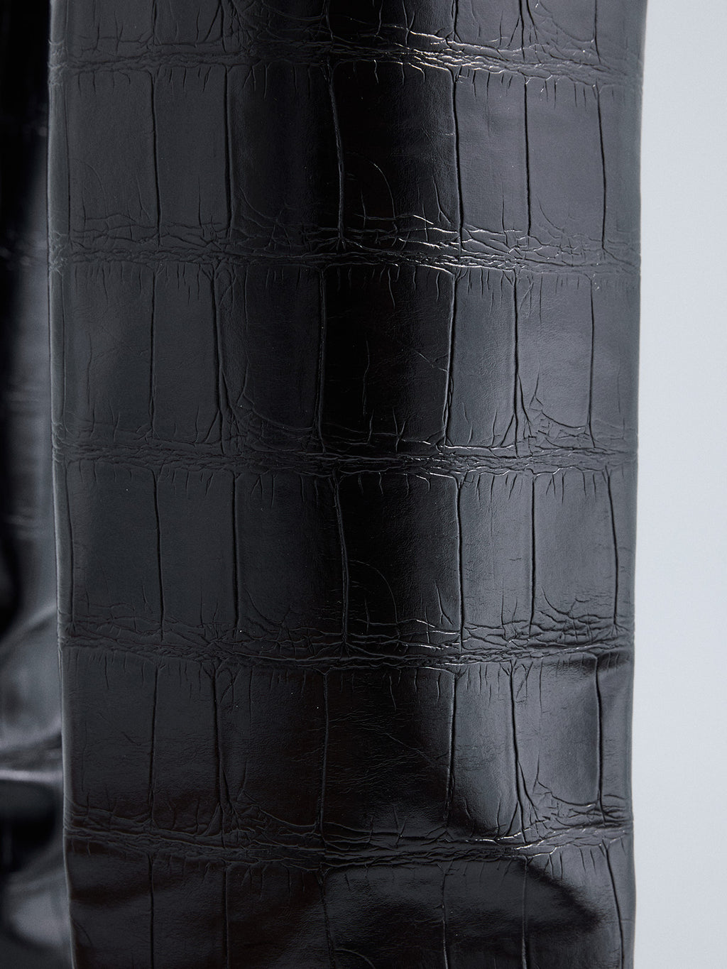 W0955-R7978 CROCO BLACK