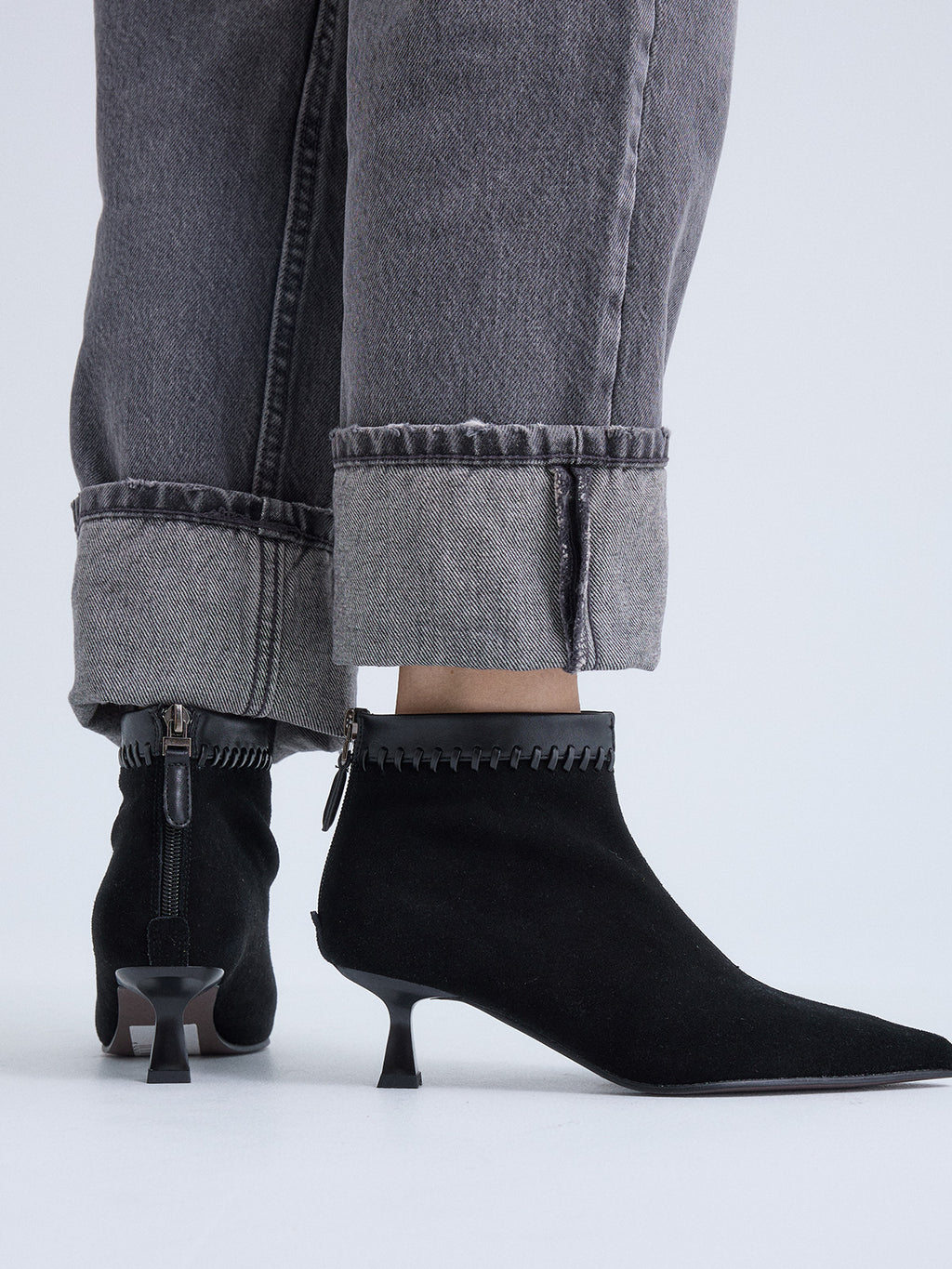 W26268 SUEDE BLACK