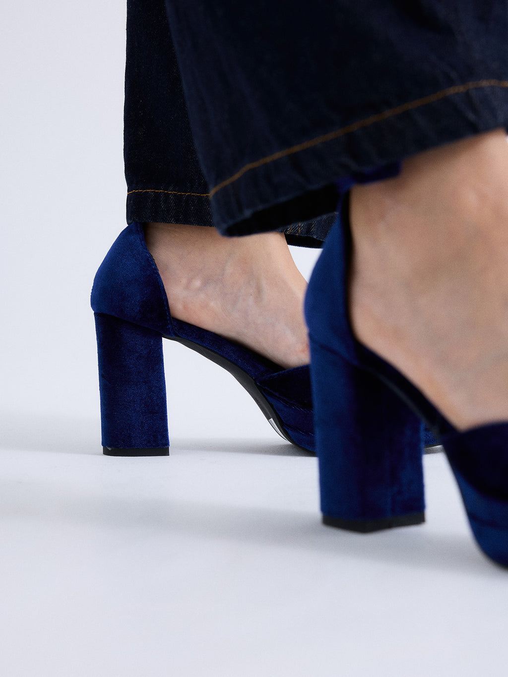 W2993-R5523 VELVET BLUE