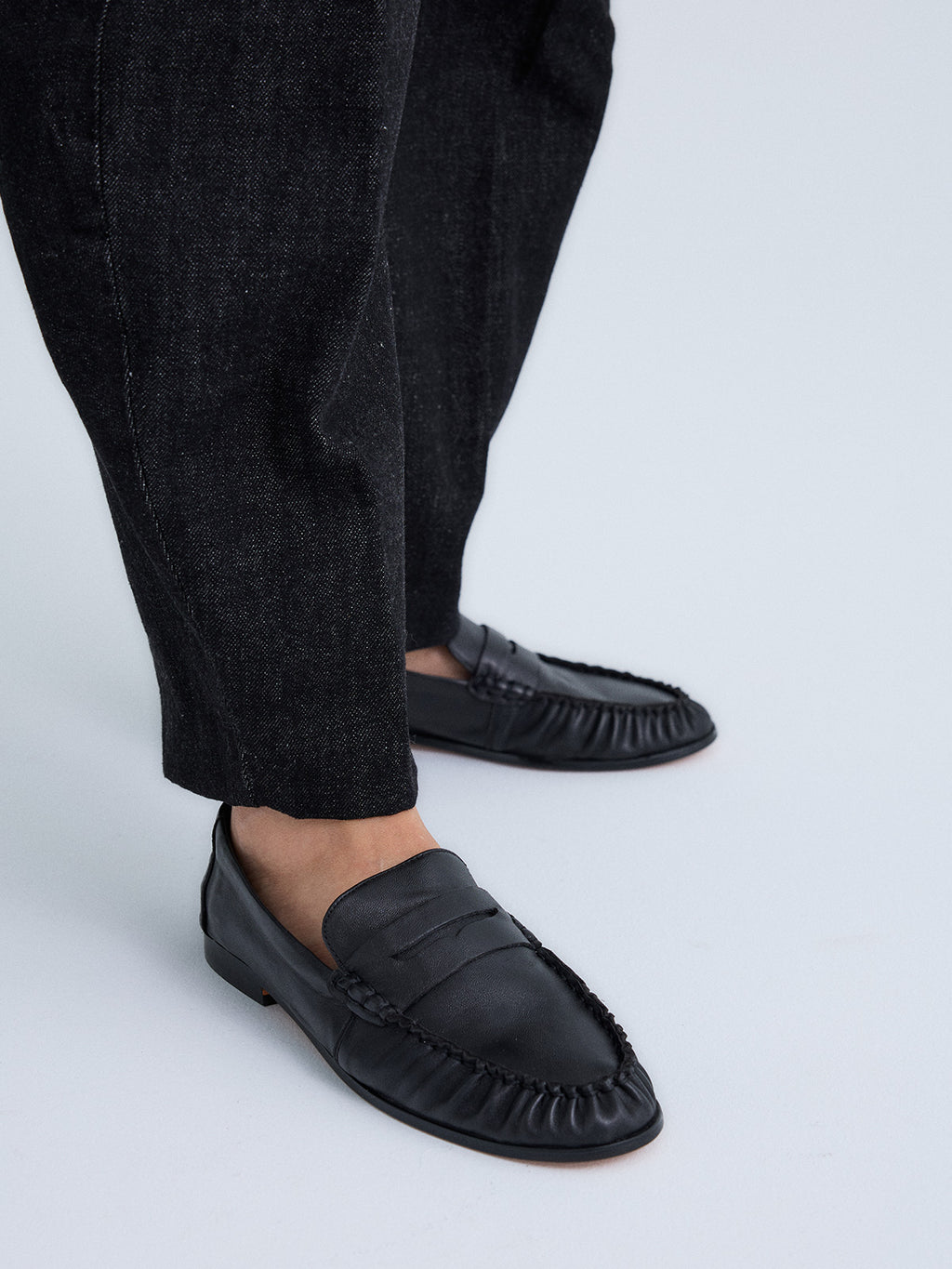 YY250611 LEATHER BLACK