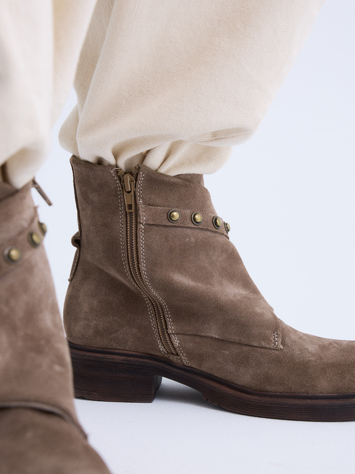 ZQ1700-02R SUEDE KHAKI