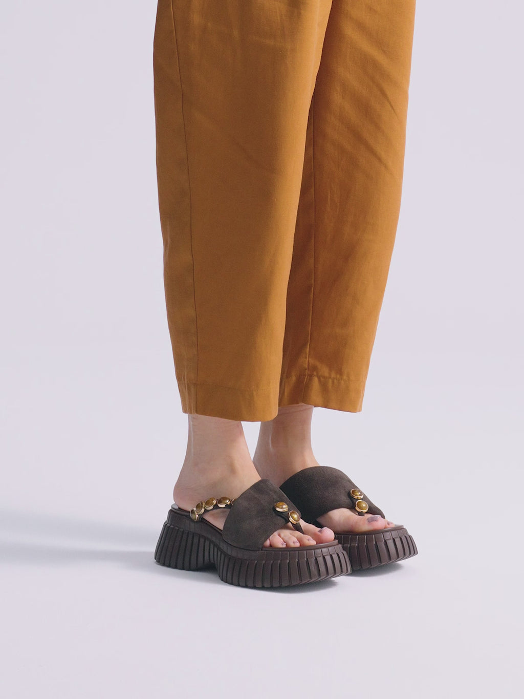773 MAGGIE SUEDE BROWN